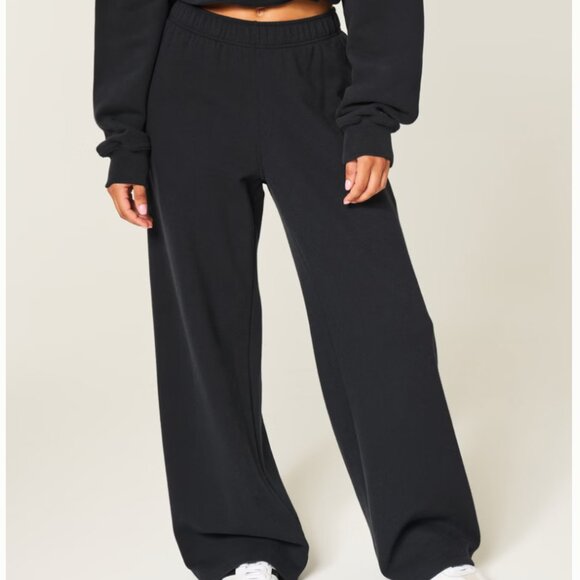 Hollister Ultra High-Rise Fleeced Pant - Picture 1 of 3